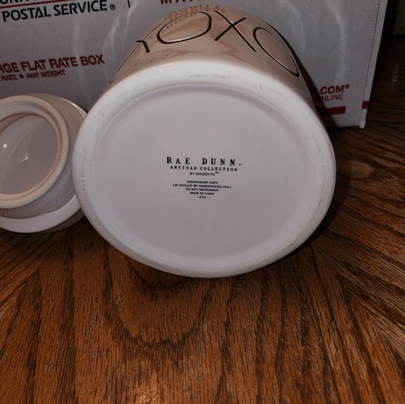 Rae Dunn Canister XOXO Love - Picture 4 of 6